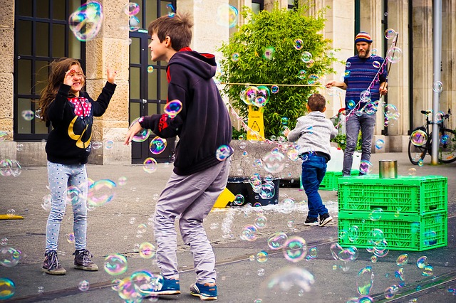děti a bubliny